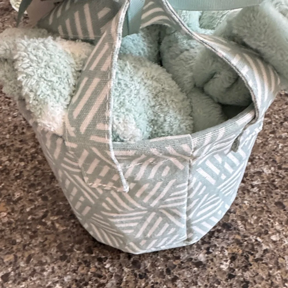 NEW Small Mint Green Gift Basket - 2 pr fuzzy fleece socks, 1 headband & Basket